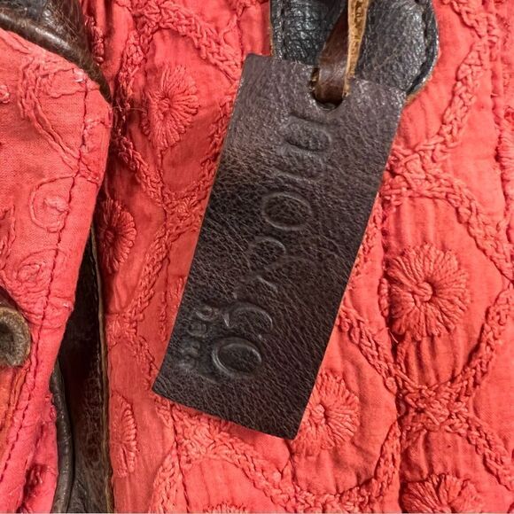 Mo & Co boho embroidered shoulder bag. - Picture 2 of 10